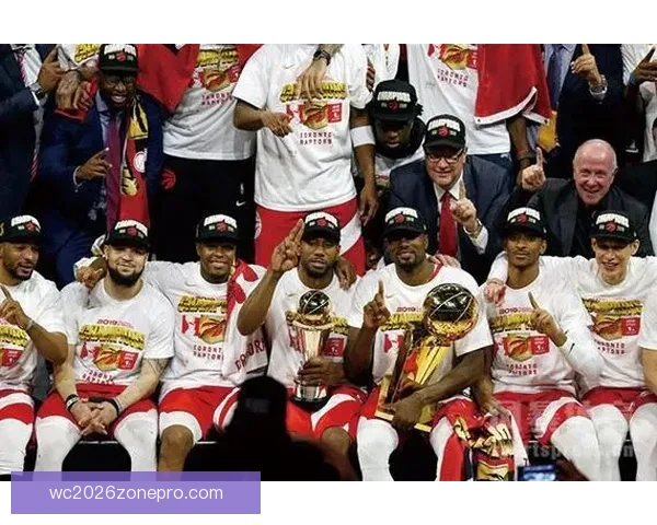 NBA季后赛精彩对决：各队争夺总冠军荣耀，超级巨星齐聚赛场争锋